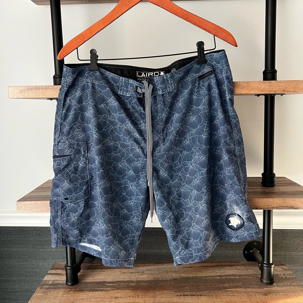 Men’s Swim Trunks Laird Hamilton Performo II Boardshorts Coral Print Navy 33 - Picture 2 of 7